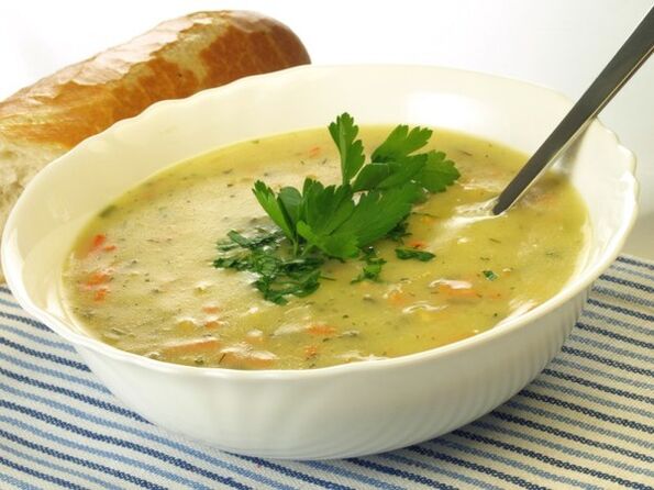 Sup puree sayur sareng turnips dina menu diet nginum pikeun leungitna beurat